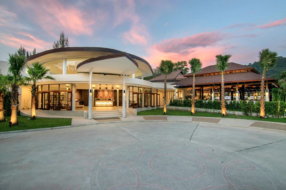 The Leaf Oceanside by Katathani Resort