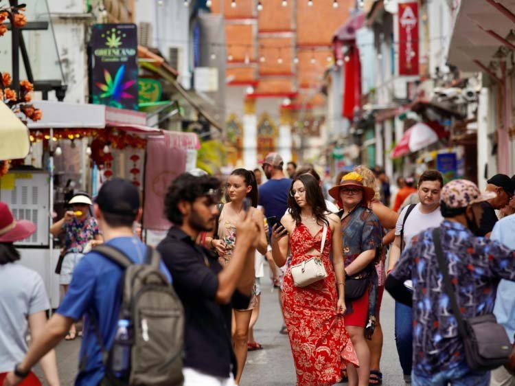 Pattaya & Bangkok Escape: Island Thrills, Cultural Wonders & City Lights — photo 2