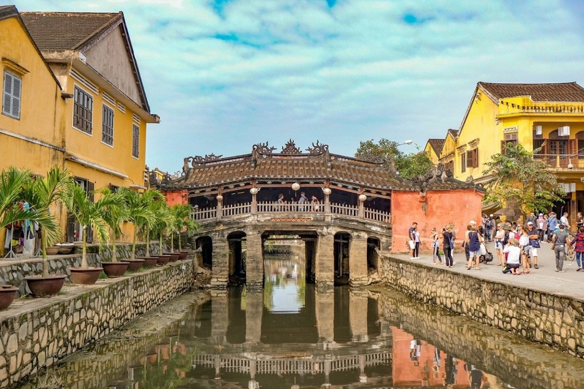 Northern Vietnam Escape: Mountain Wonders, Cloud-Kissed Peaks & Cultural Discovery — photo 3