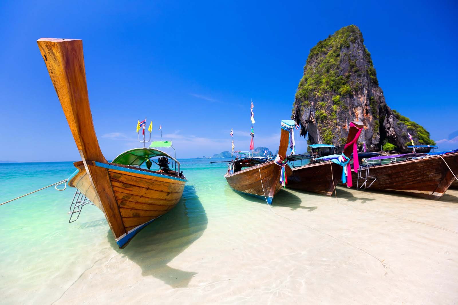 Phuket Vibes: Beach Bliss, Shopping & Nightlife — photo 3